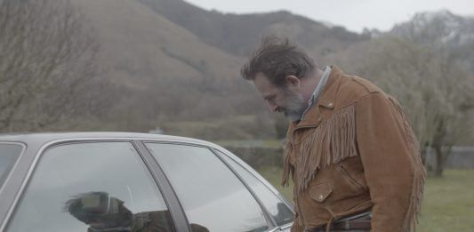 Le Daim (Deerskin) (La chaqueta de piel de ciervo)